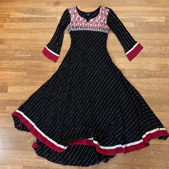 AR Designer Wear long sleeve black red silver embellished maxi dress size M
 b30 - Picture 1 of 5